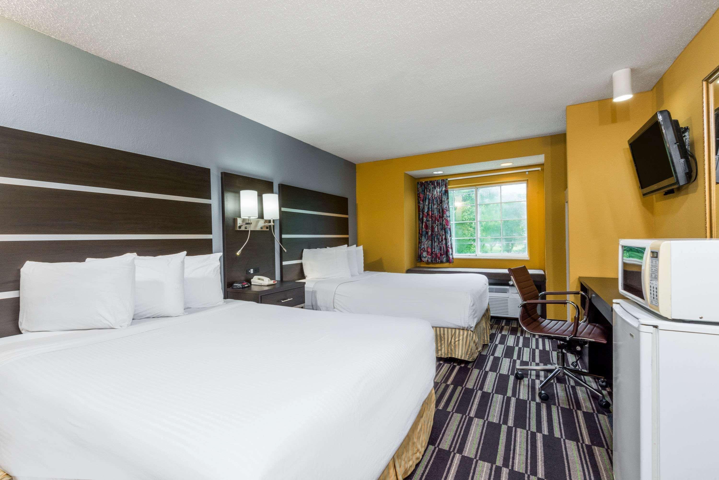 Microtel Inn & Suites By Wyndham Riverside Dayton Exterior photo